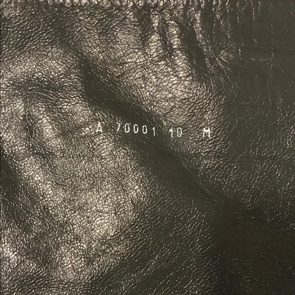 Chic Black Suede Heeled Boots for Women - Picture 4 of 7